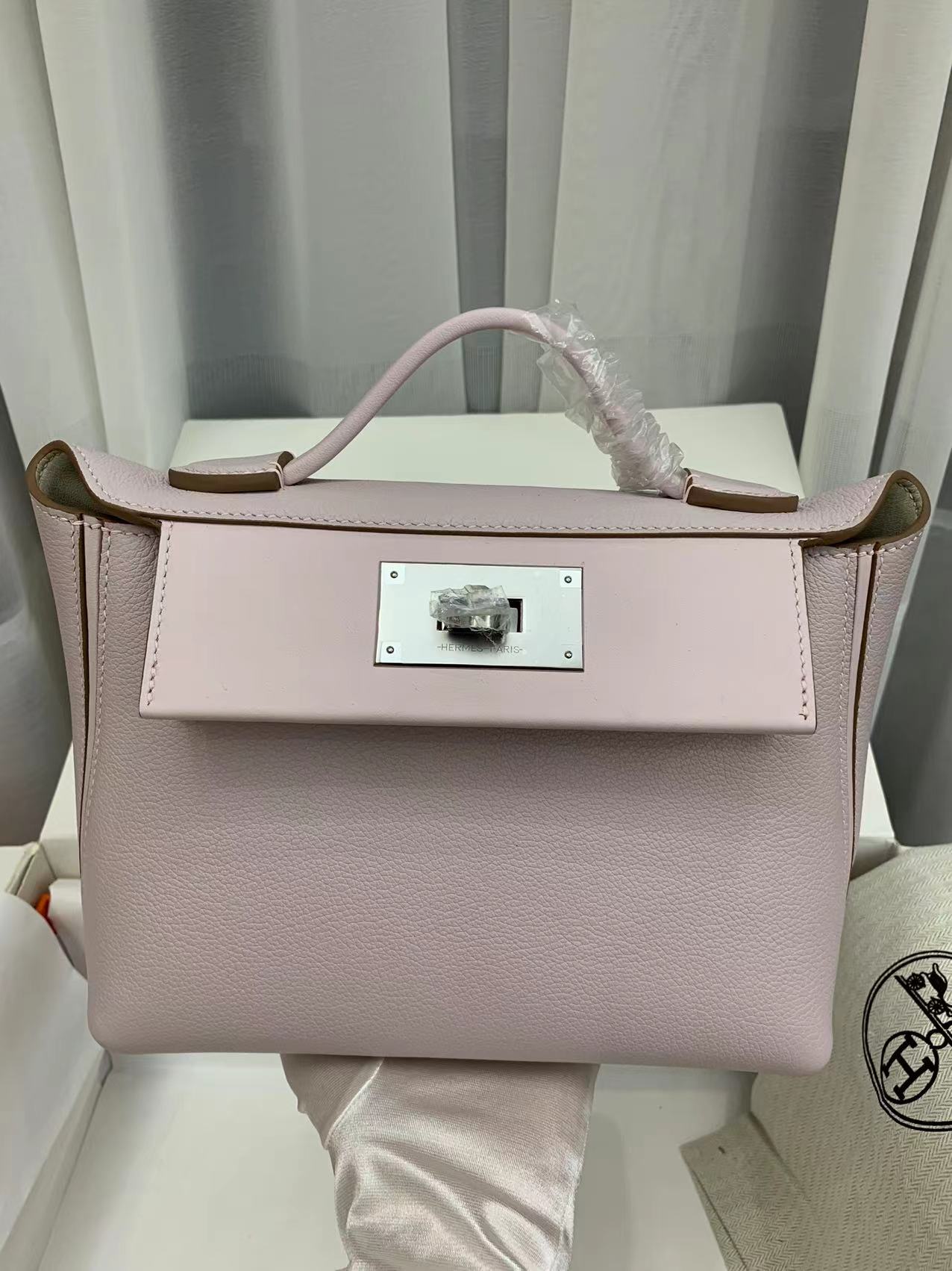 Hermes Kelly Mini 2424 21cm Handbag in Crocus Clemence Leather 